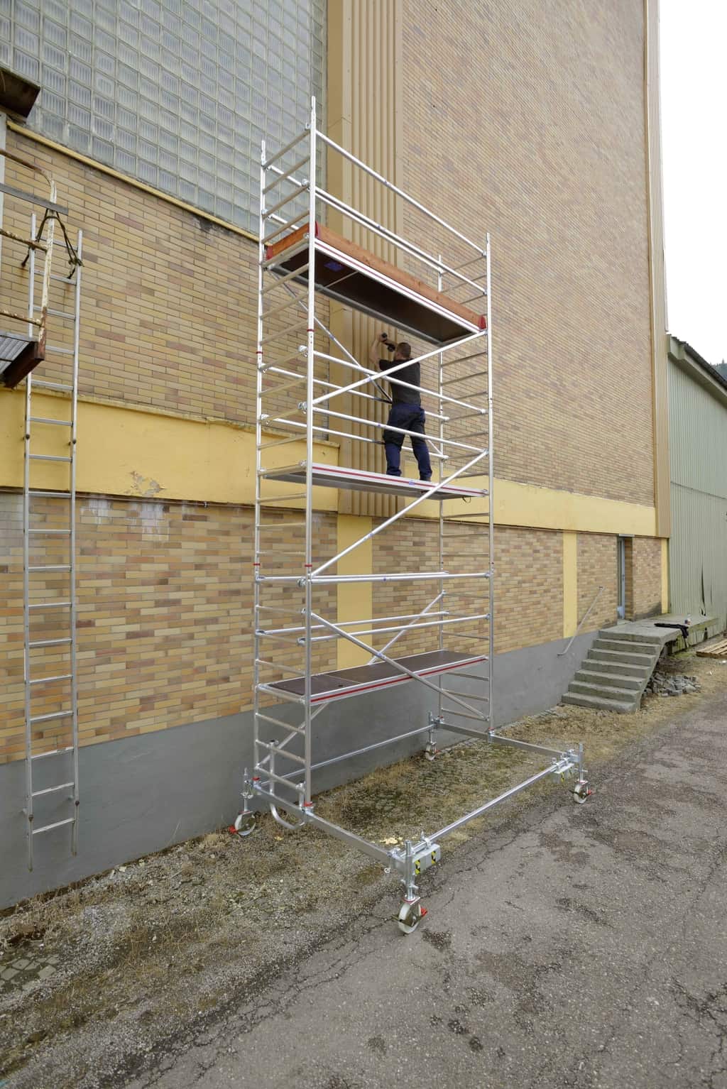 817109-Anwendung-02-scaled