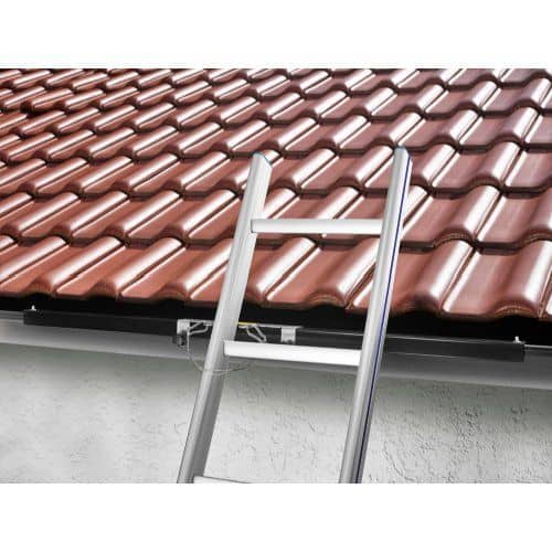 BAVARIA_Anwendungsbild_80200003_DSL-Dachrinnenschutz-und-Leiternsicherung_web_800x800