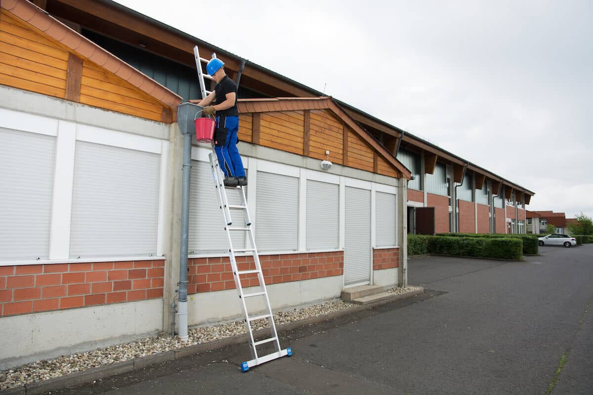 Krause-Stabilo-Schiebeleiter-2-teilig-Anwendung-1