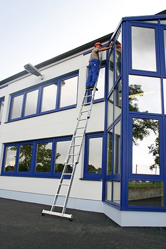 guenzburger_steigtechnik_aluminium_glasreinigerleiter