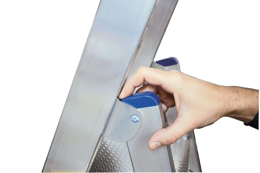 krause_stabilo_stufen_stehleiter_fahrbar_detail_4